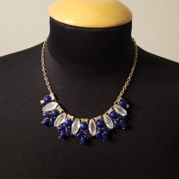 Jewelry - ⭐️3/$7⭐️ Blue necklace